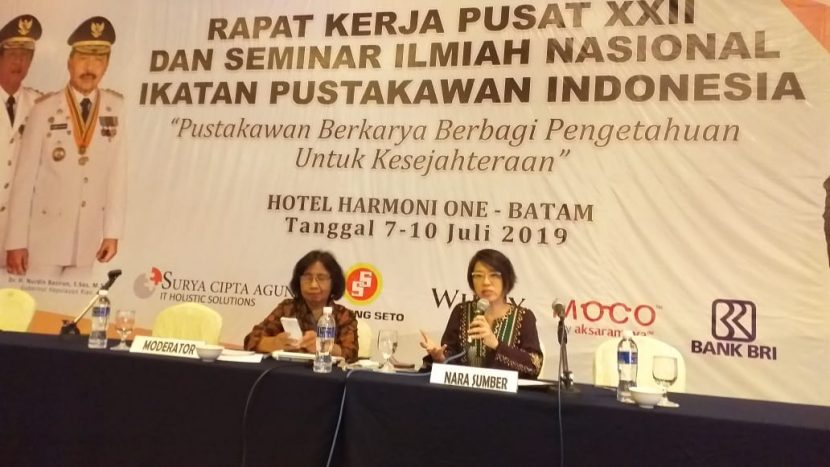 Paparan Direktur Perpustakaan Nasional Singapura